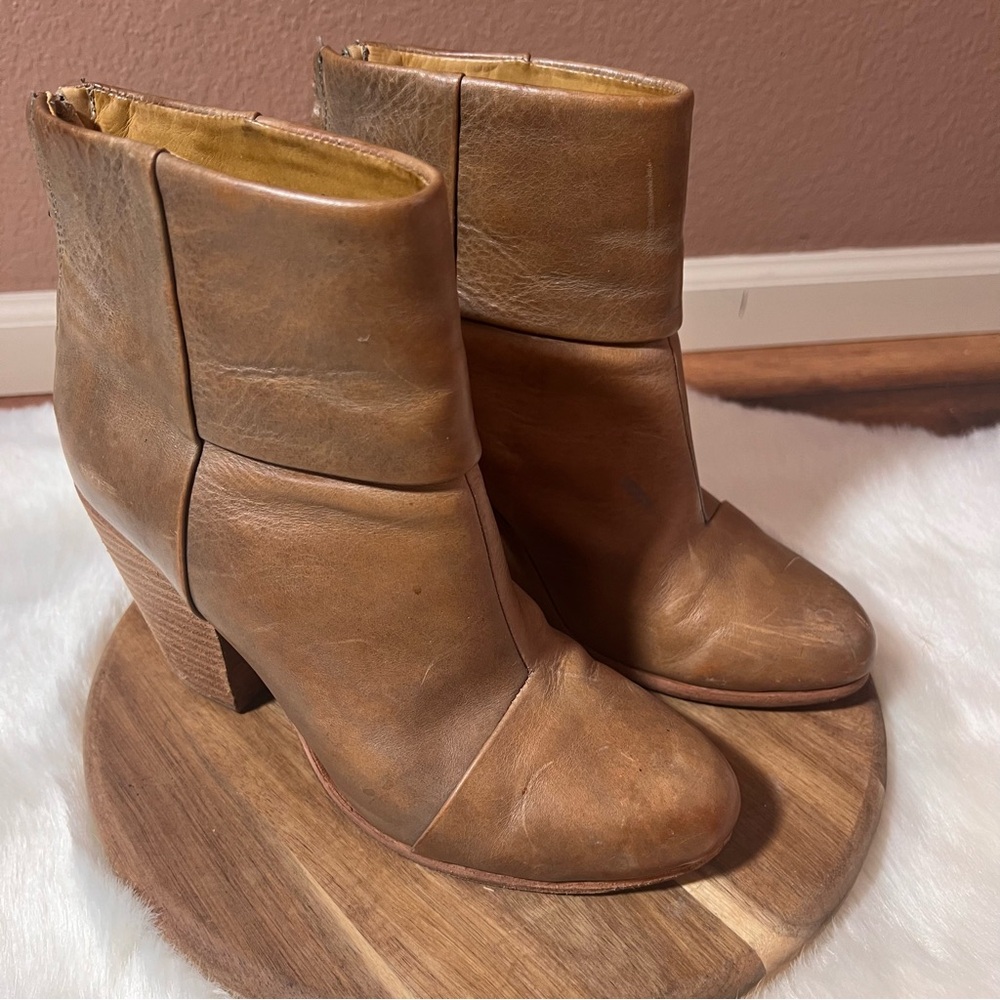 Rag & Bone Newbury Brown Distressed Leather Block Heel Boots Booties Size US 9